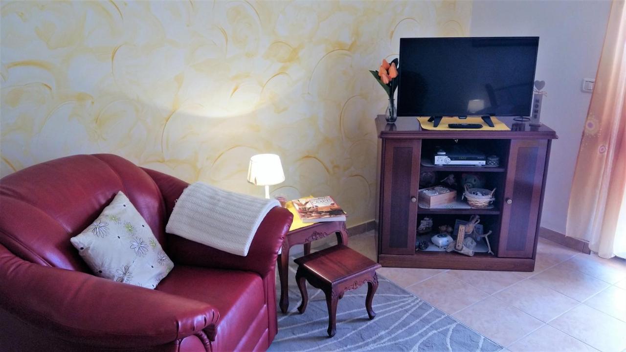 Studio Apartment Lela Ližnjan 外观 照片